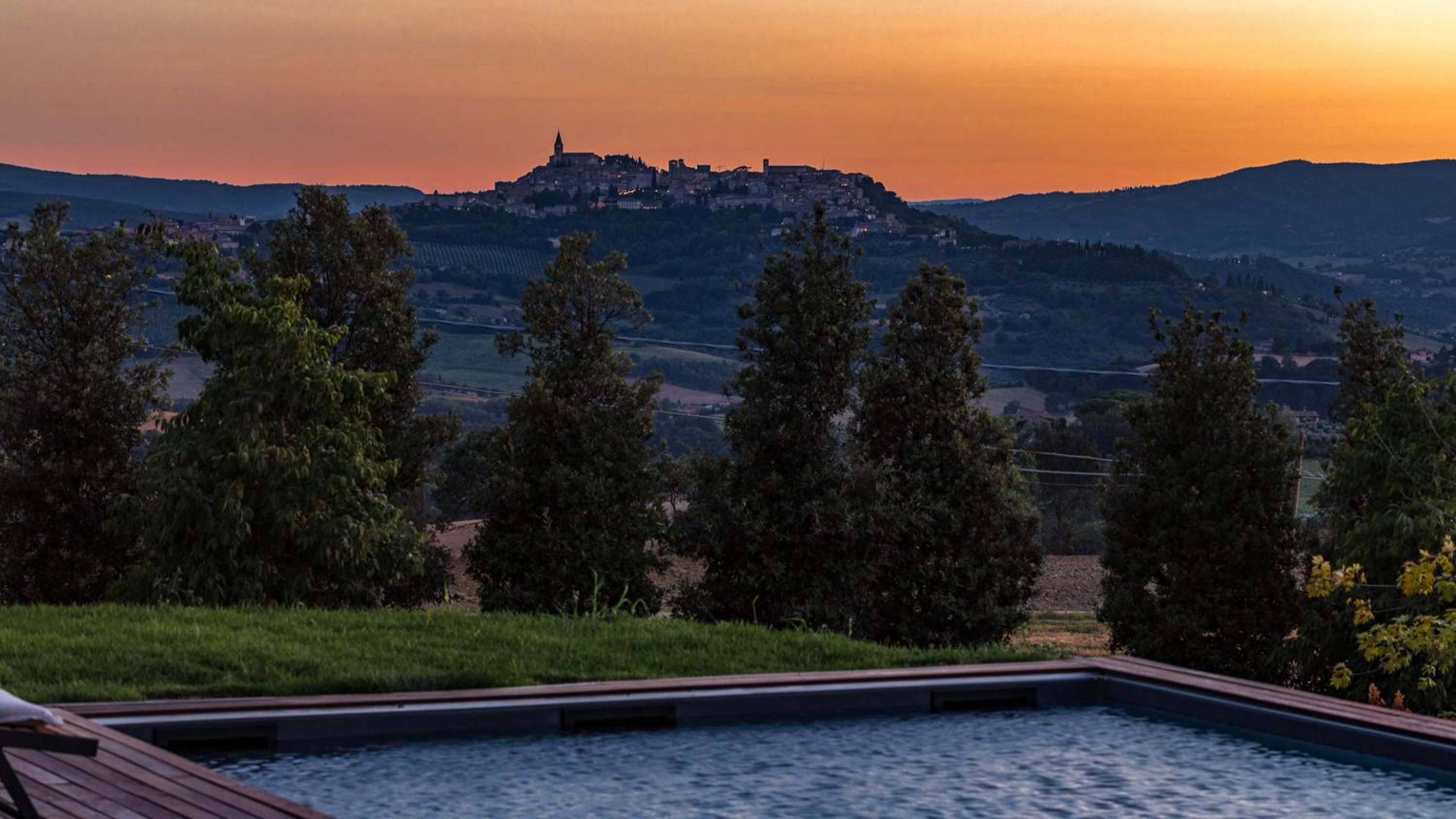 CASALE THE PLACE 6&2, Emma Villas