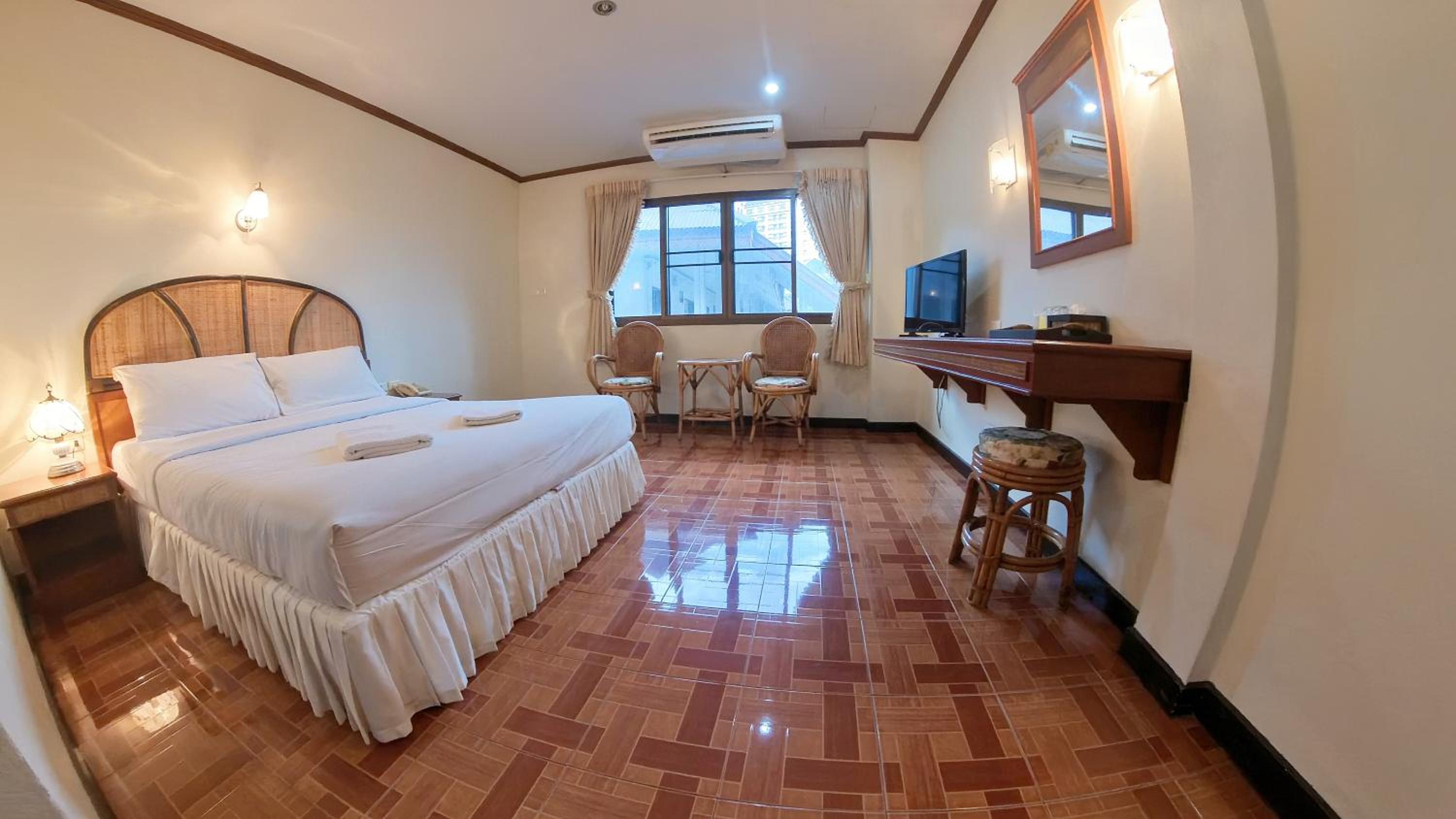 Roongruang Hotel