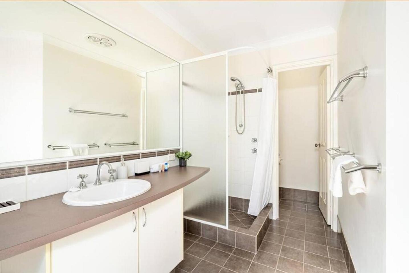 Sandpiper House - Family & Pet Friendly