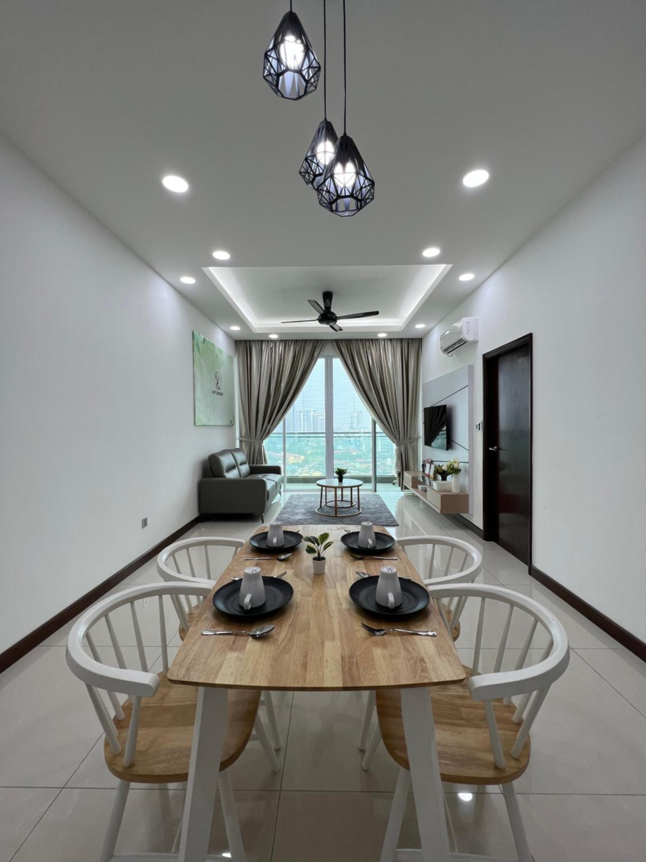 Paragon Suite Homestay by Antlerzone