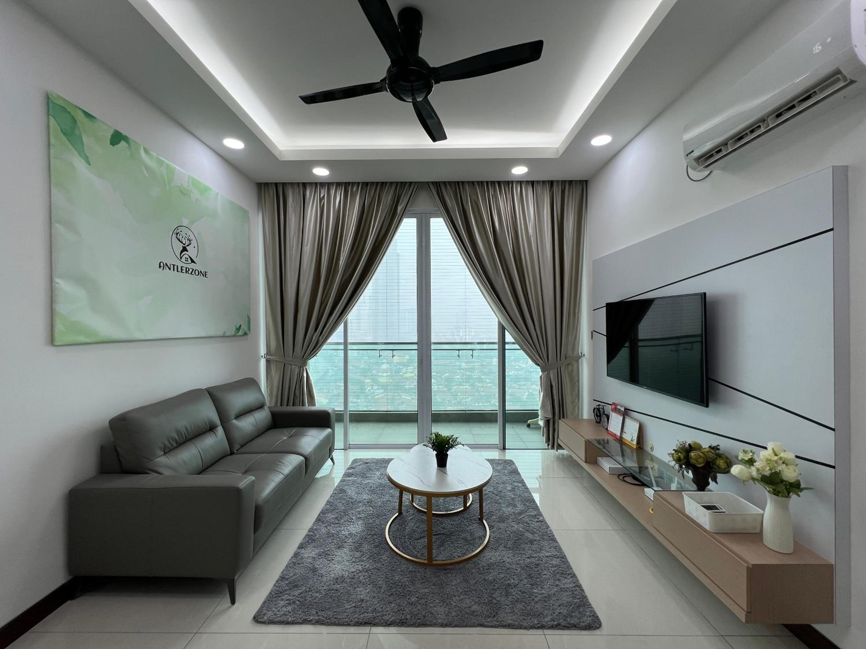Paragon Suite Homestay by Antlerzone