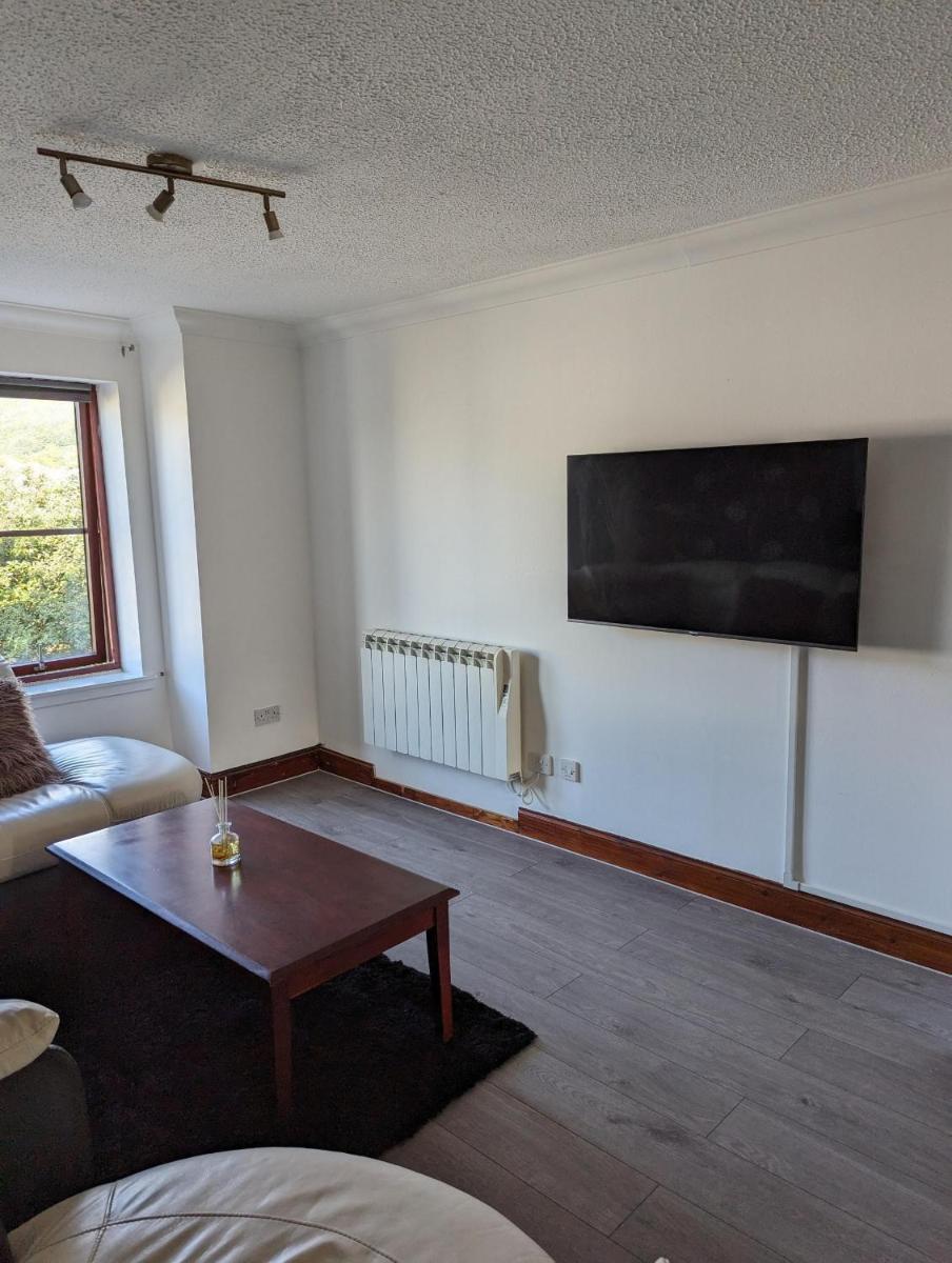 Superb 2 Bedroom Flat Tillicoultry view 5