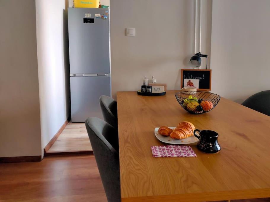 Specious Modern Apartment