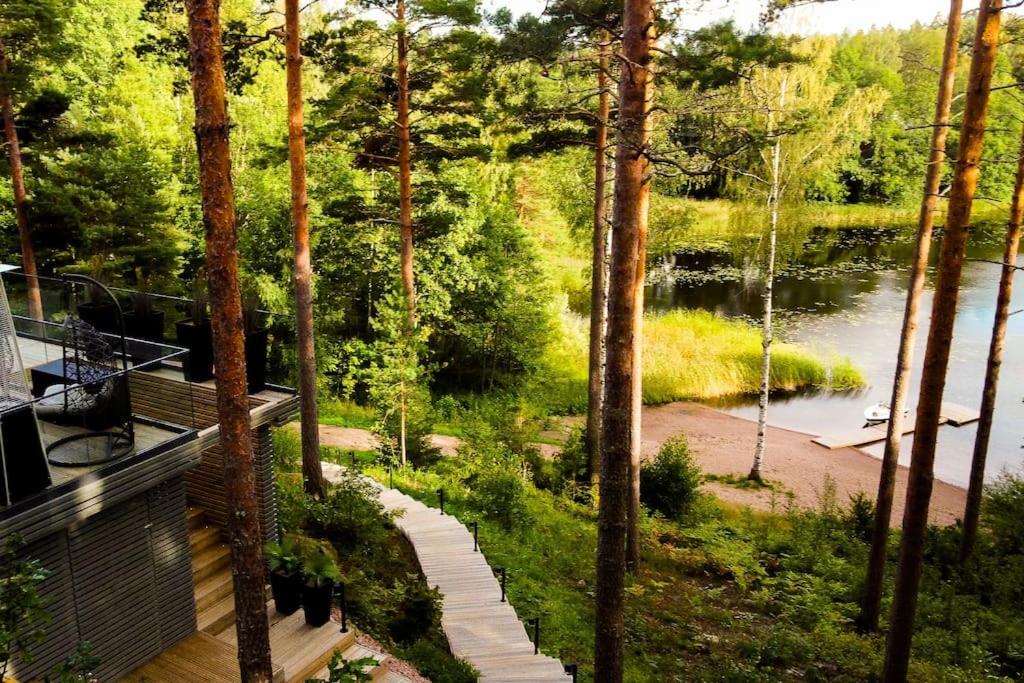 Villa Padel - Premium Lakeside Residence & Grounds view 3