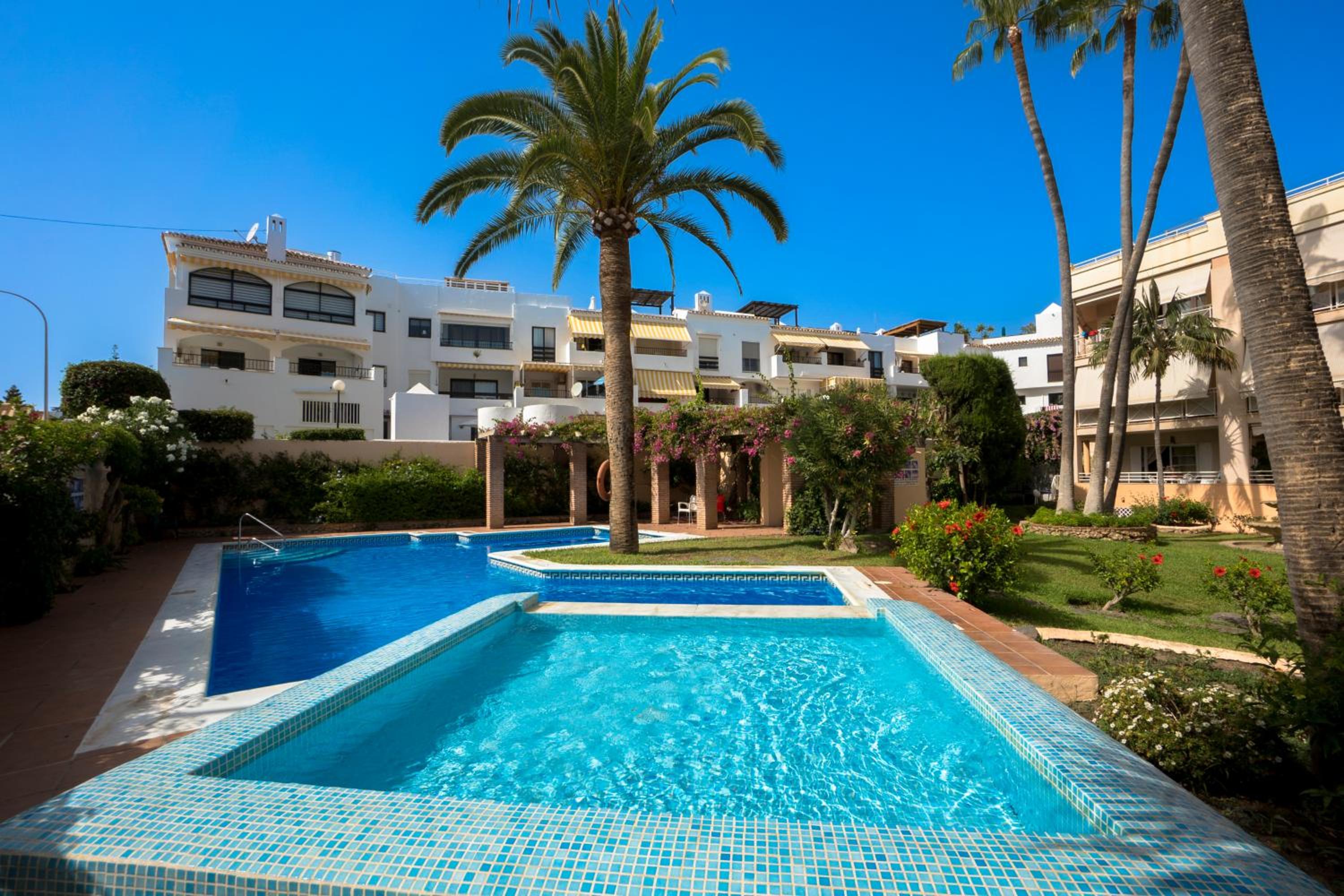 NERJA JARALES Menyber photo 1