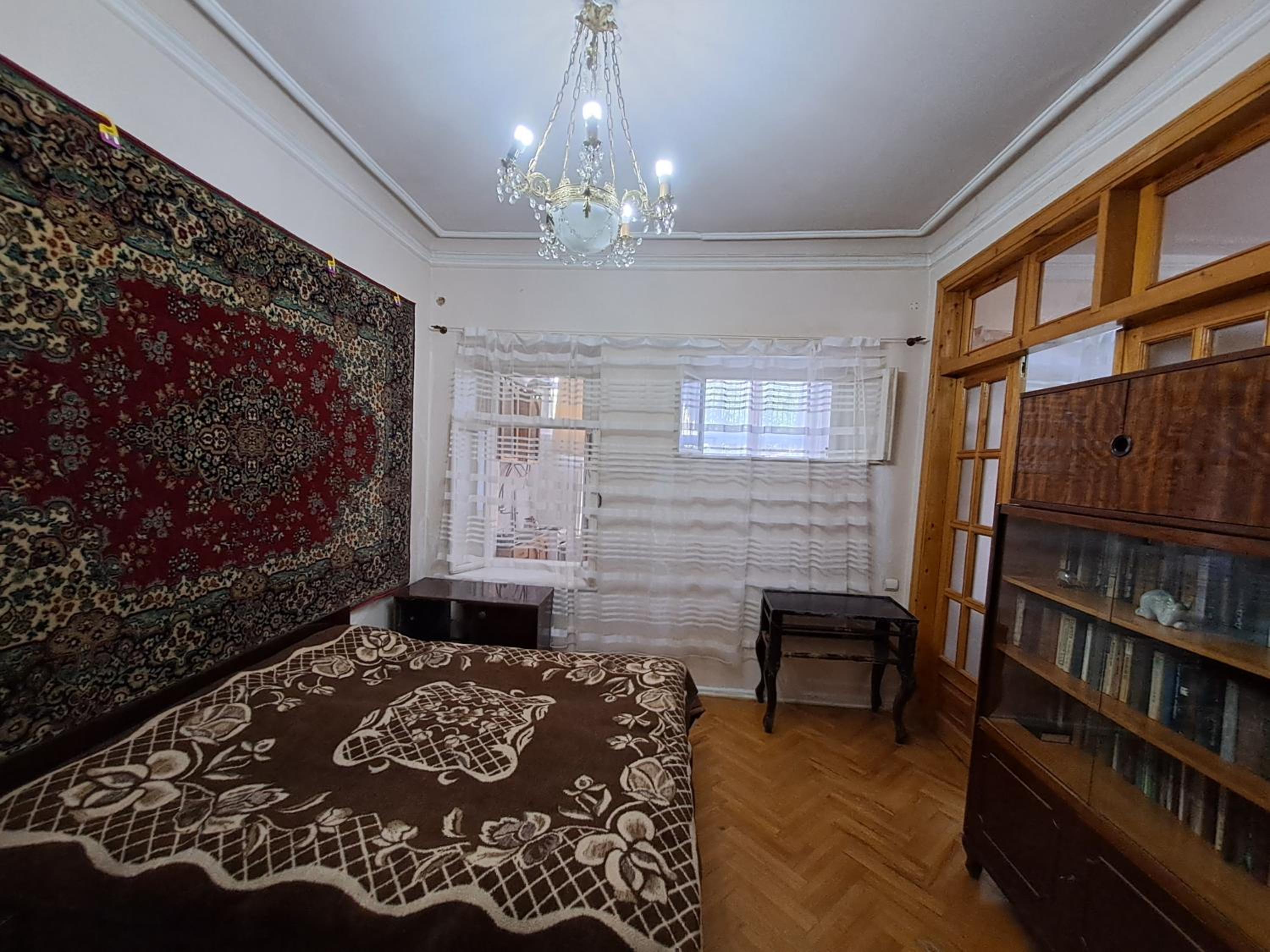 Sololaki Center