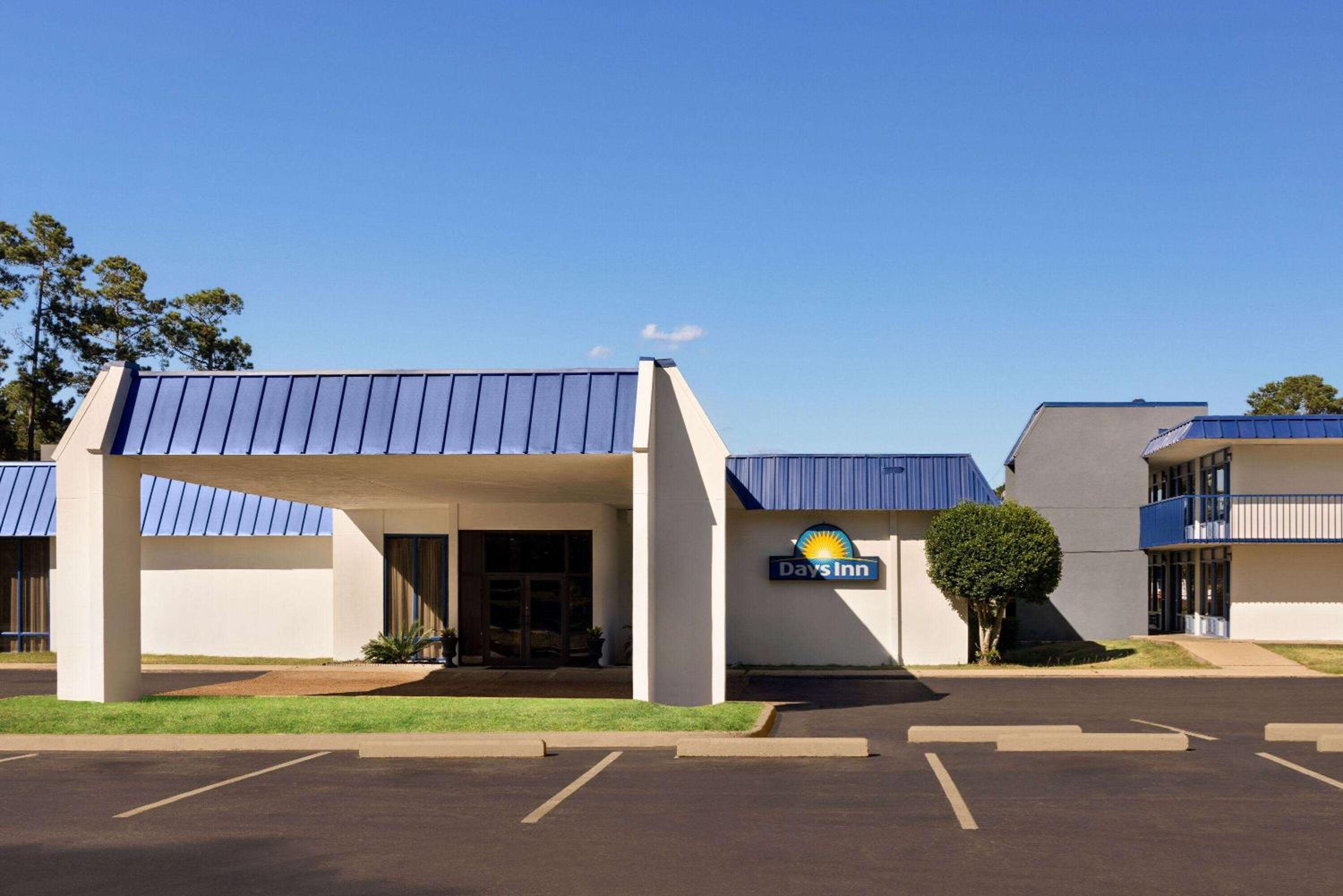 McComb Vacations - Days Inn by Wyndham McComb MS - Property Image 2