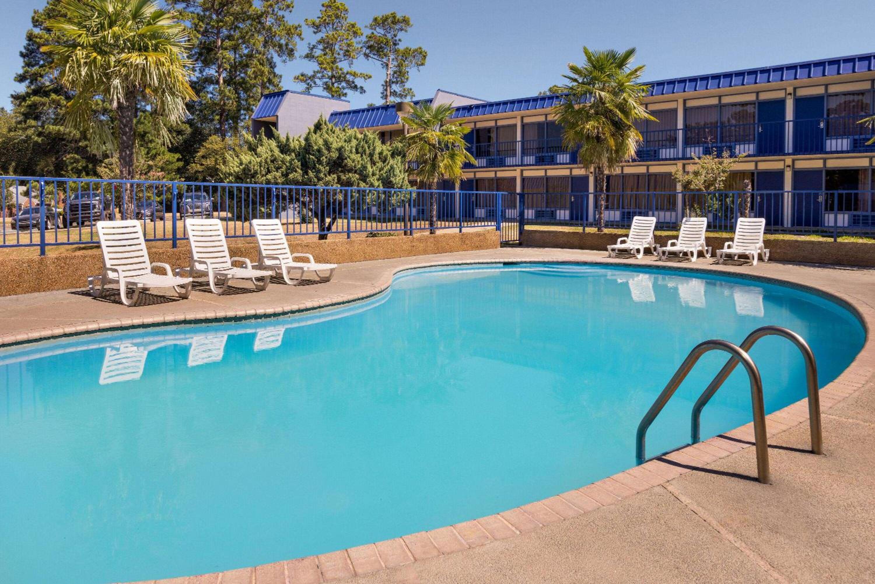 McComb Vacations - Days Inn by Wyndham McComb MS - Property Image 25