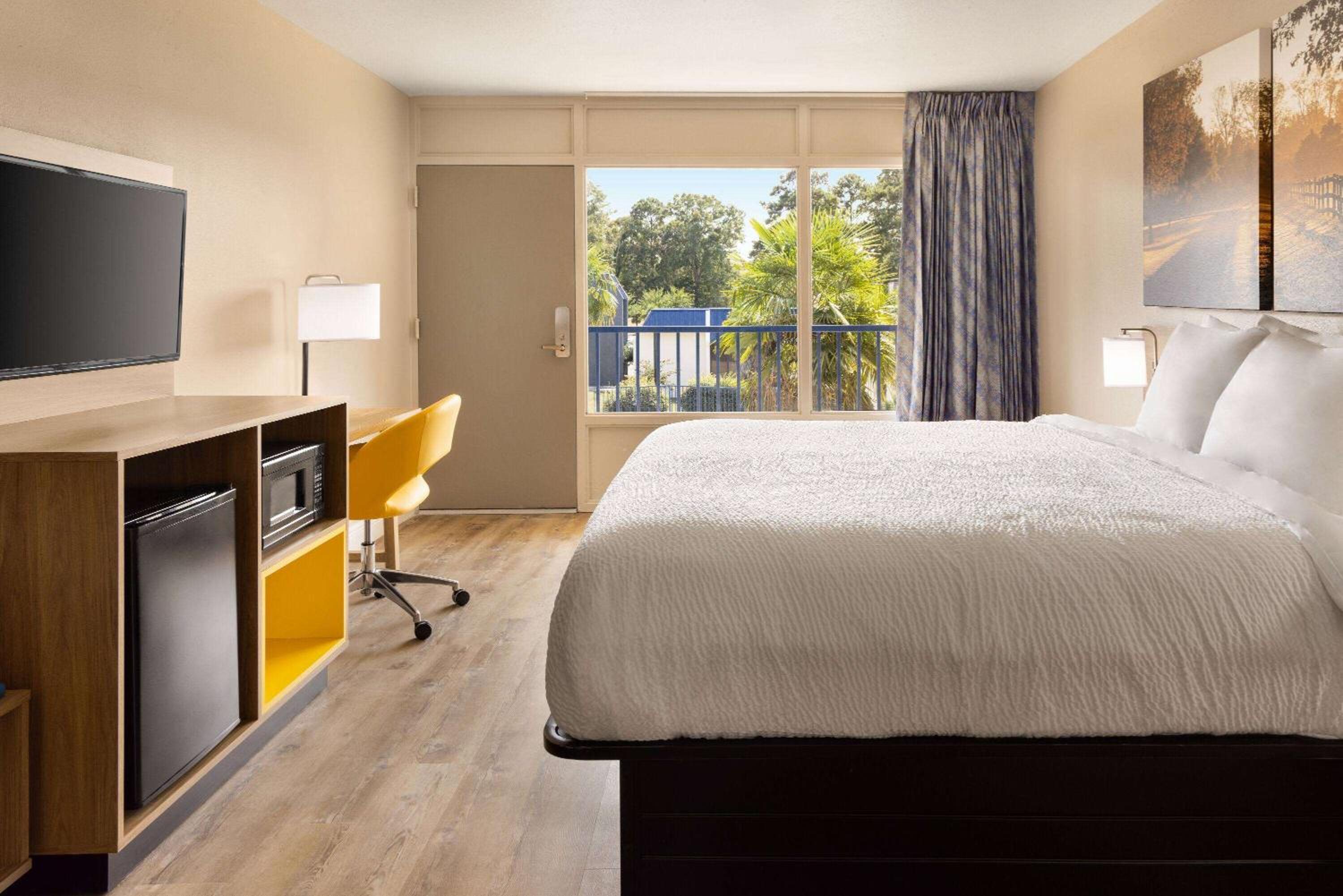 McComb Vacations - Days Inn by Wyndham McComb MS - Property Image 26