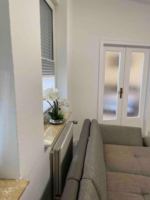 Frisch Sanierte 2 Raum Wohnung Südstadt
