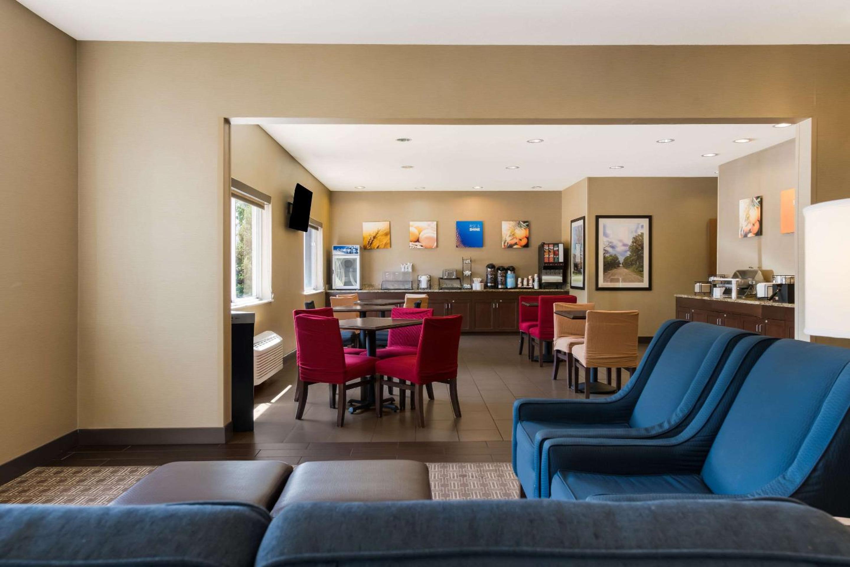 Comfort Inn Wichita East view 2