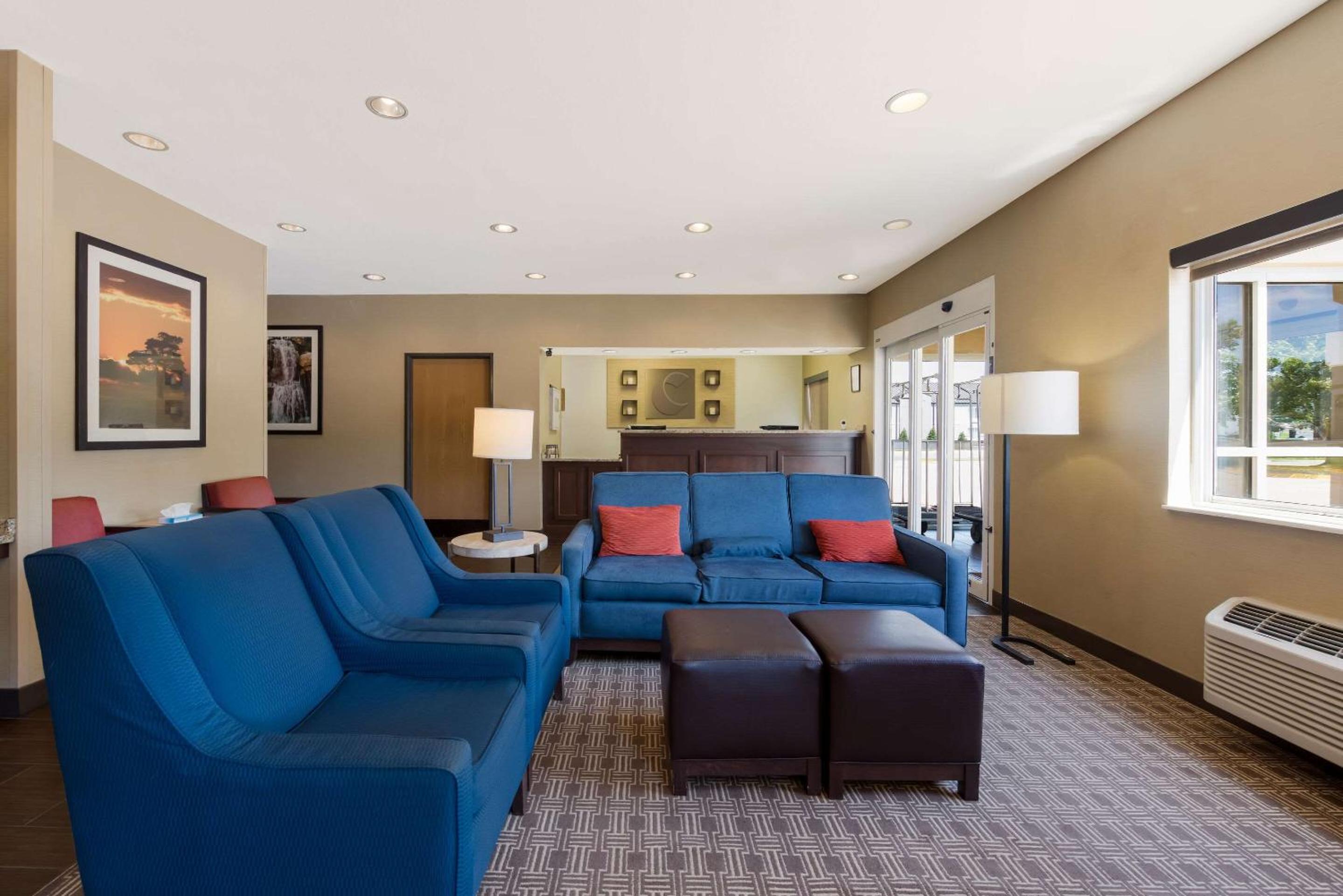 Comfort Inn Wichita East view 5