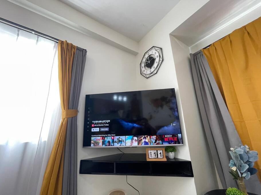 Budget Family Limited Offer Max 8 persons Condo Unit Center Davao City view 2