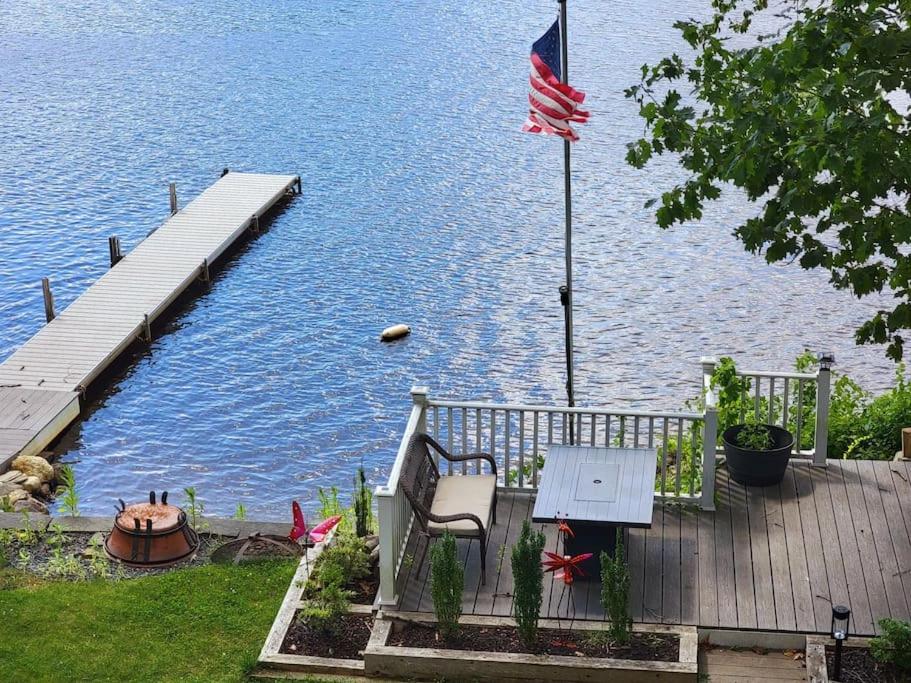 Cozy Lake Cottage view 3