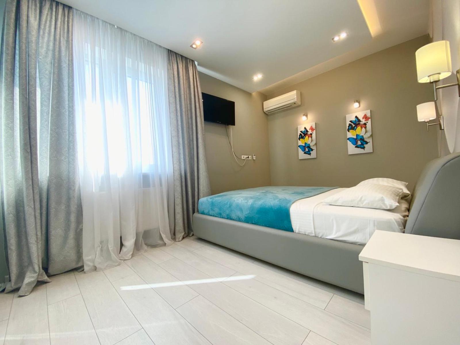 Alex Apartment near Palace Ukraine view 4