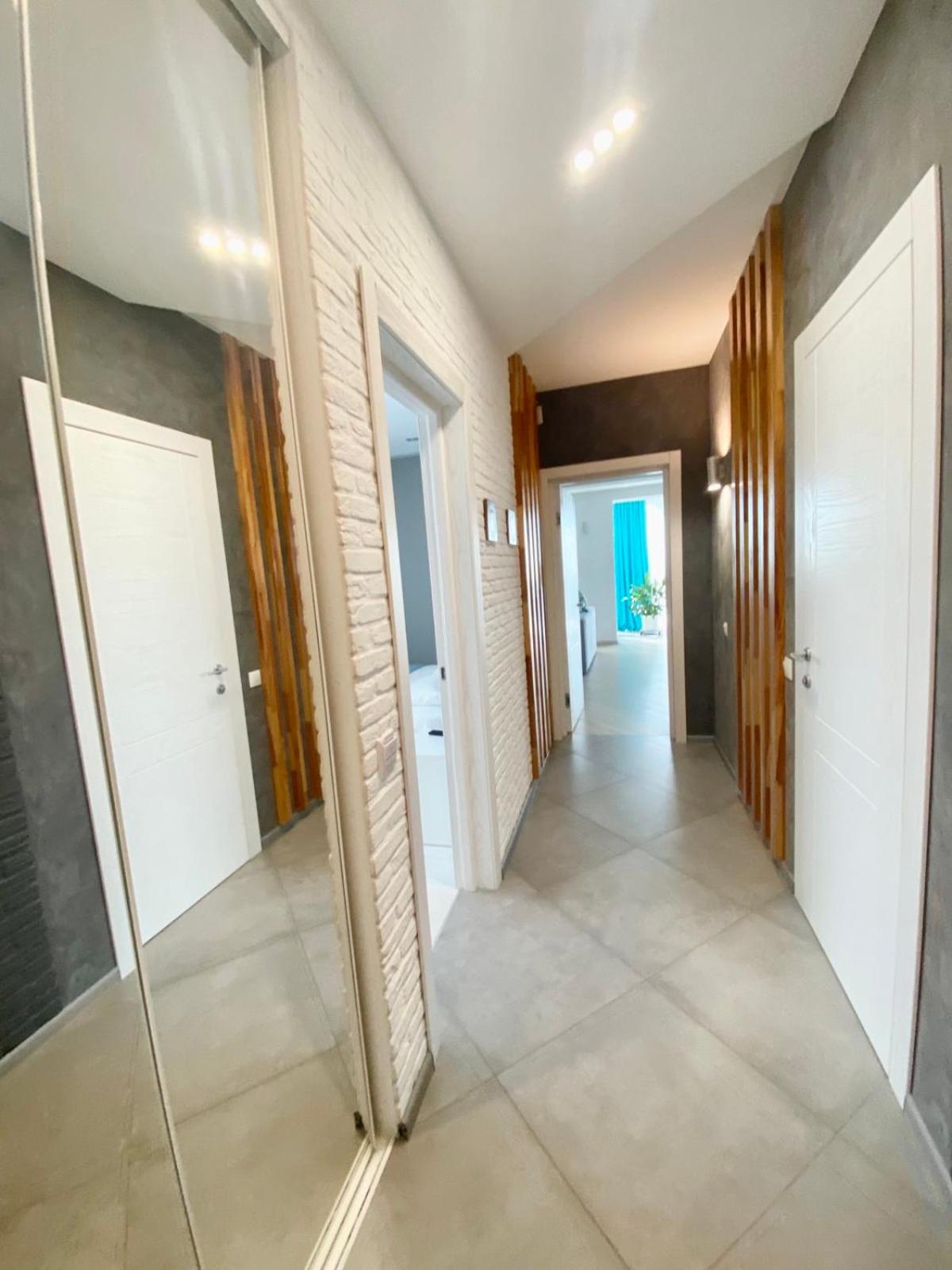 Alex Apartment near Palace Ukraine view 5