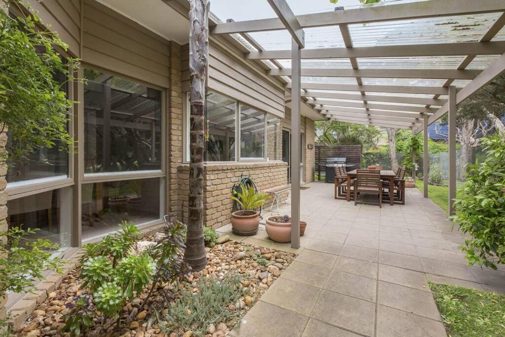 BLAIRGOWRIE HILLTOP...perfect price & location.