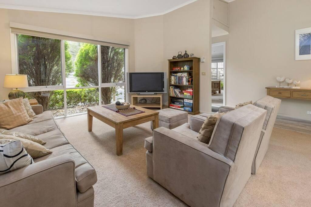 BLAIRGOWRIE HILLTOP...perfect price & location.