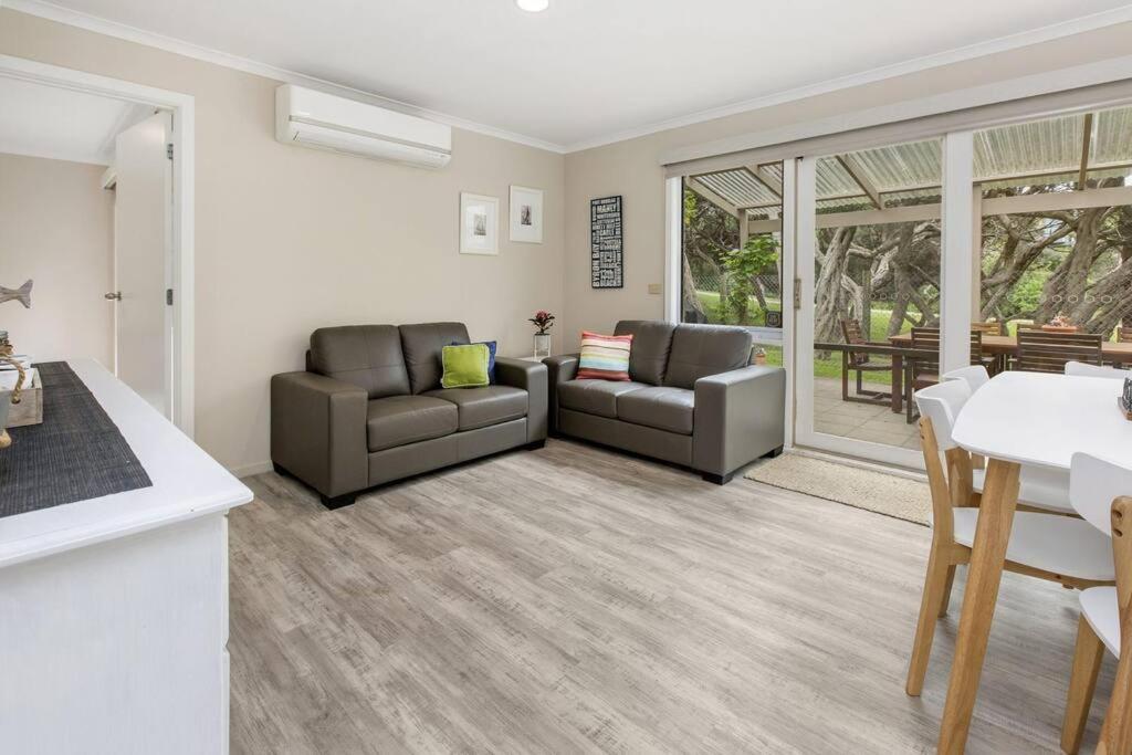 BLAIRGOWRIE HILLTOP...perfect price & location.