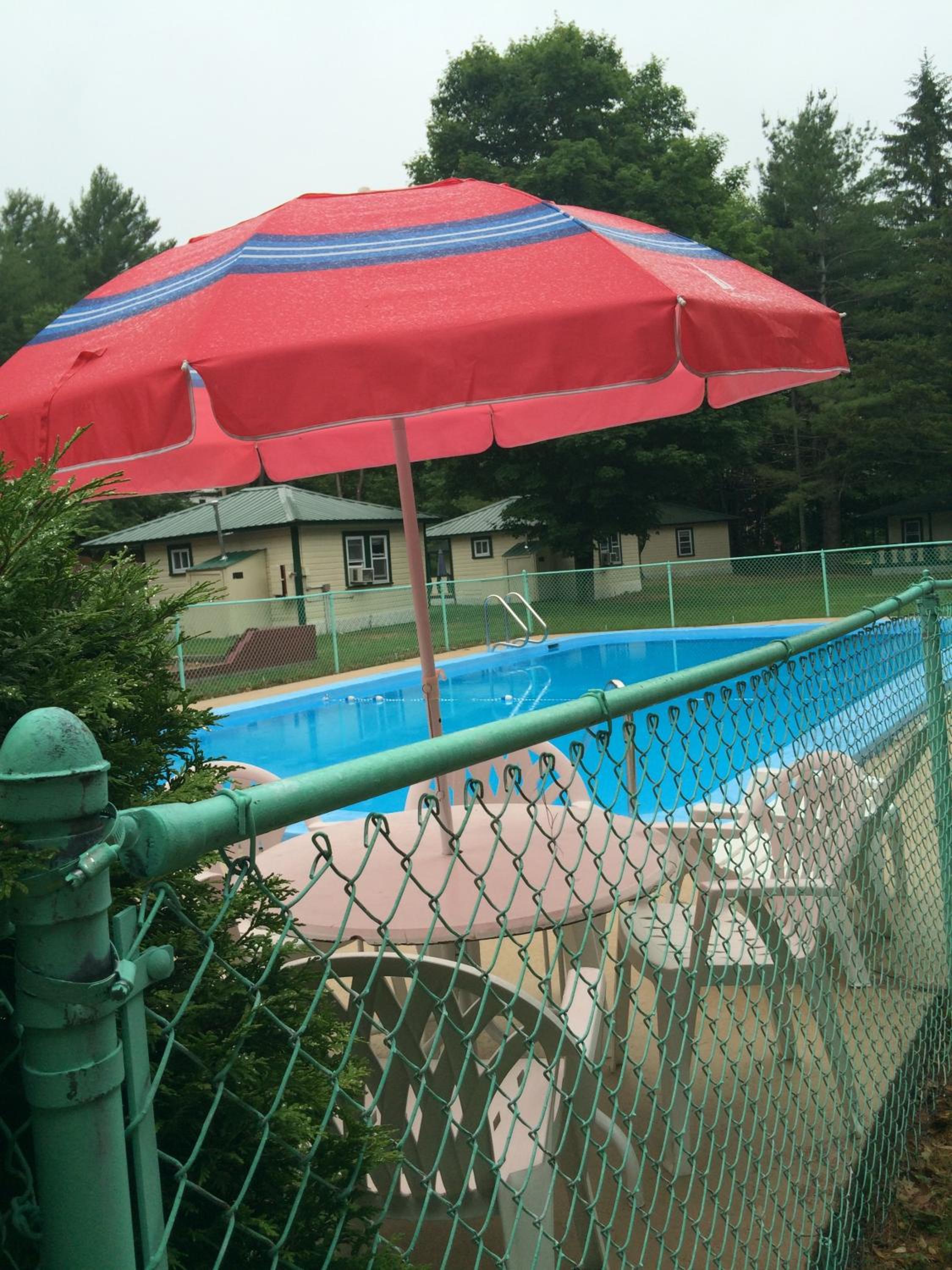 Perry's Motel and Cottages