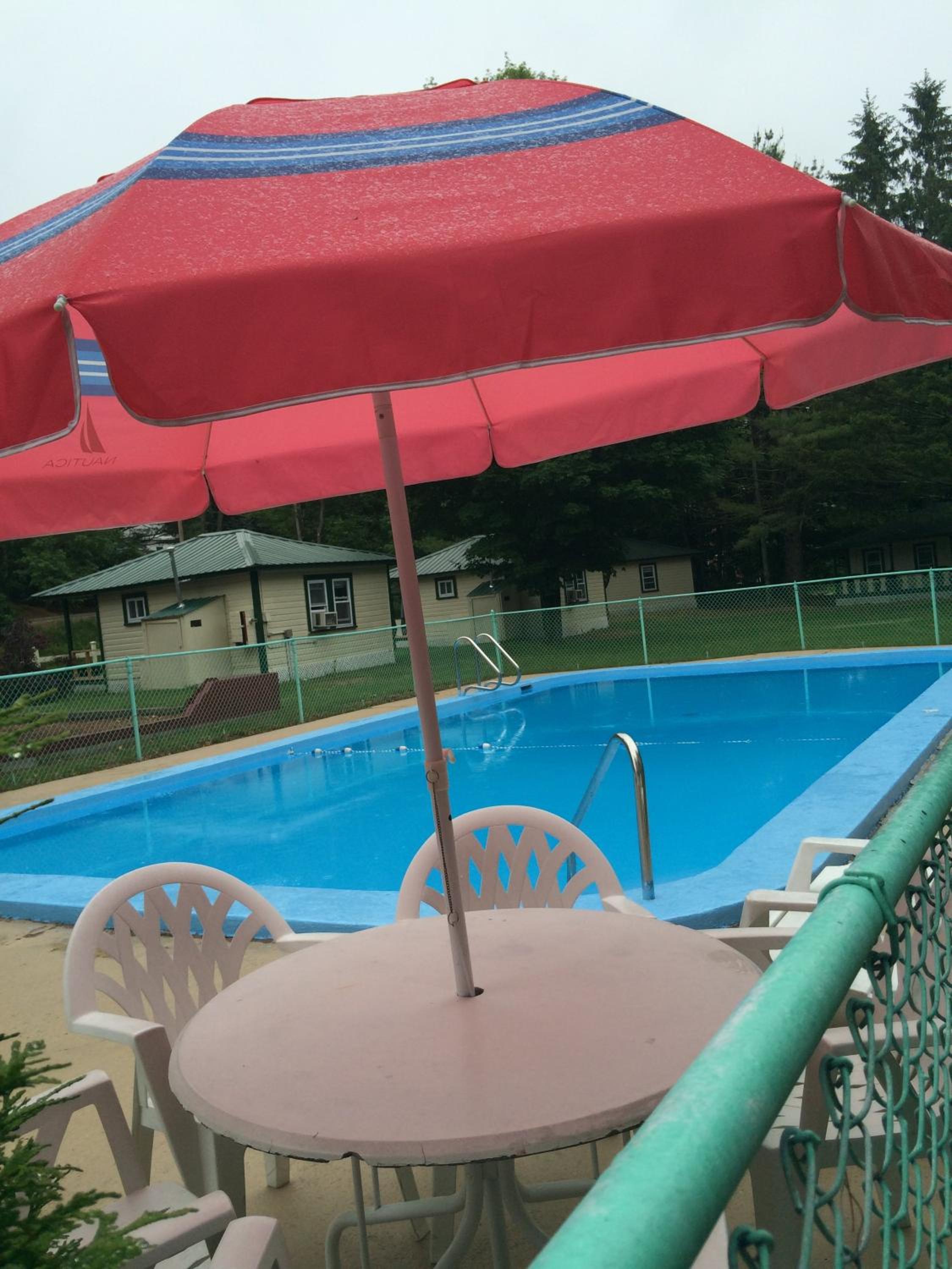 Perry's Motel and Cottages