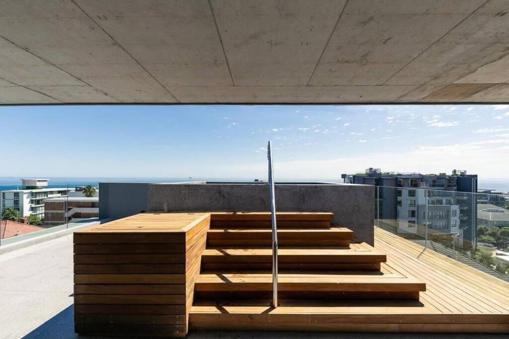 Luxury new studio - patio+pool view 2