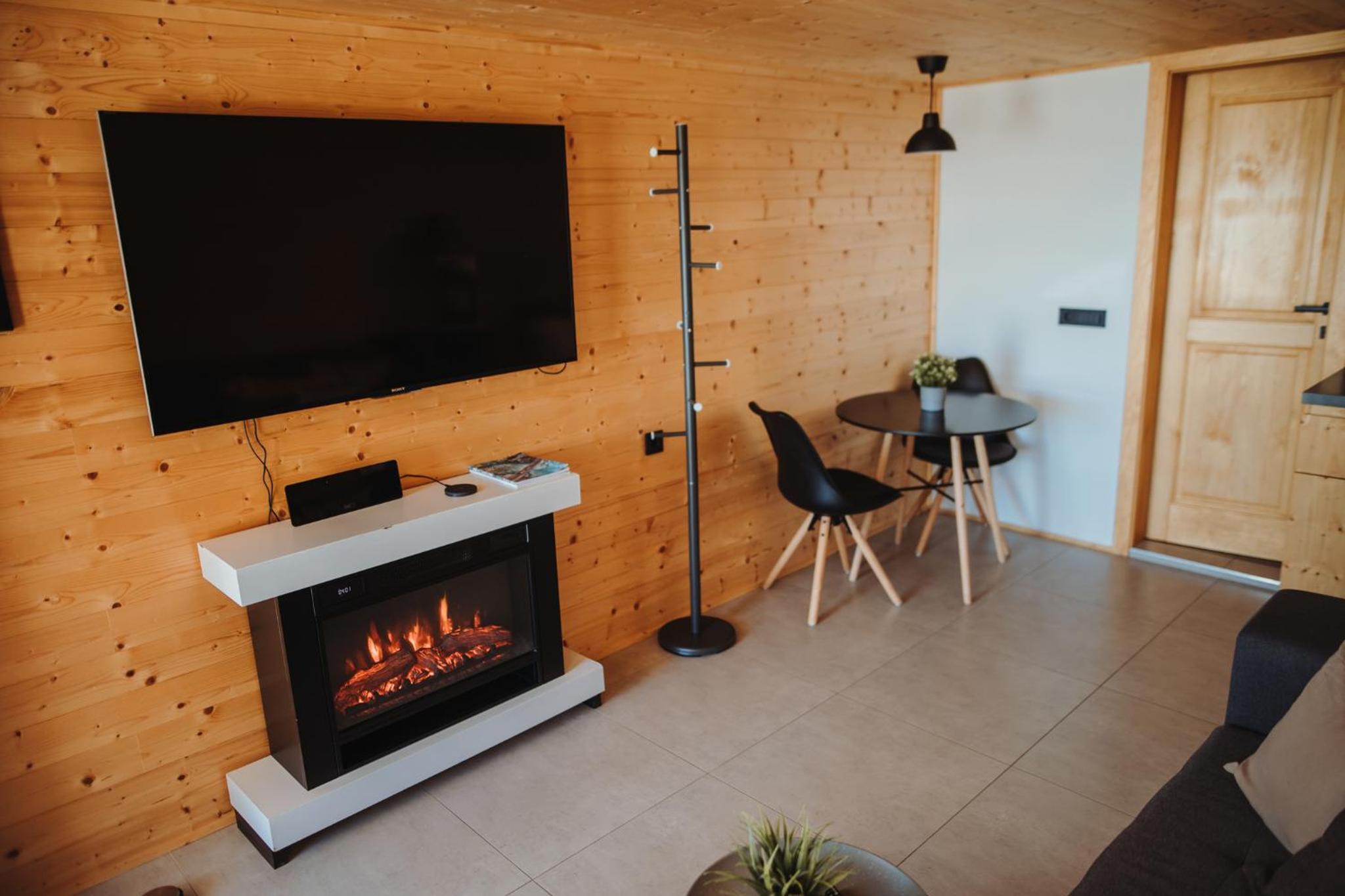 Med smrekami - Studio apartment with Chalet, Sauna and Jacuzzi