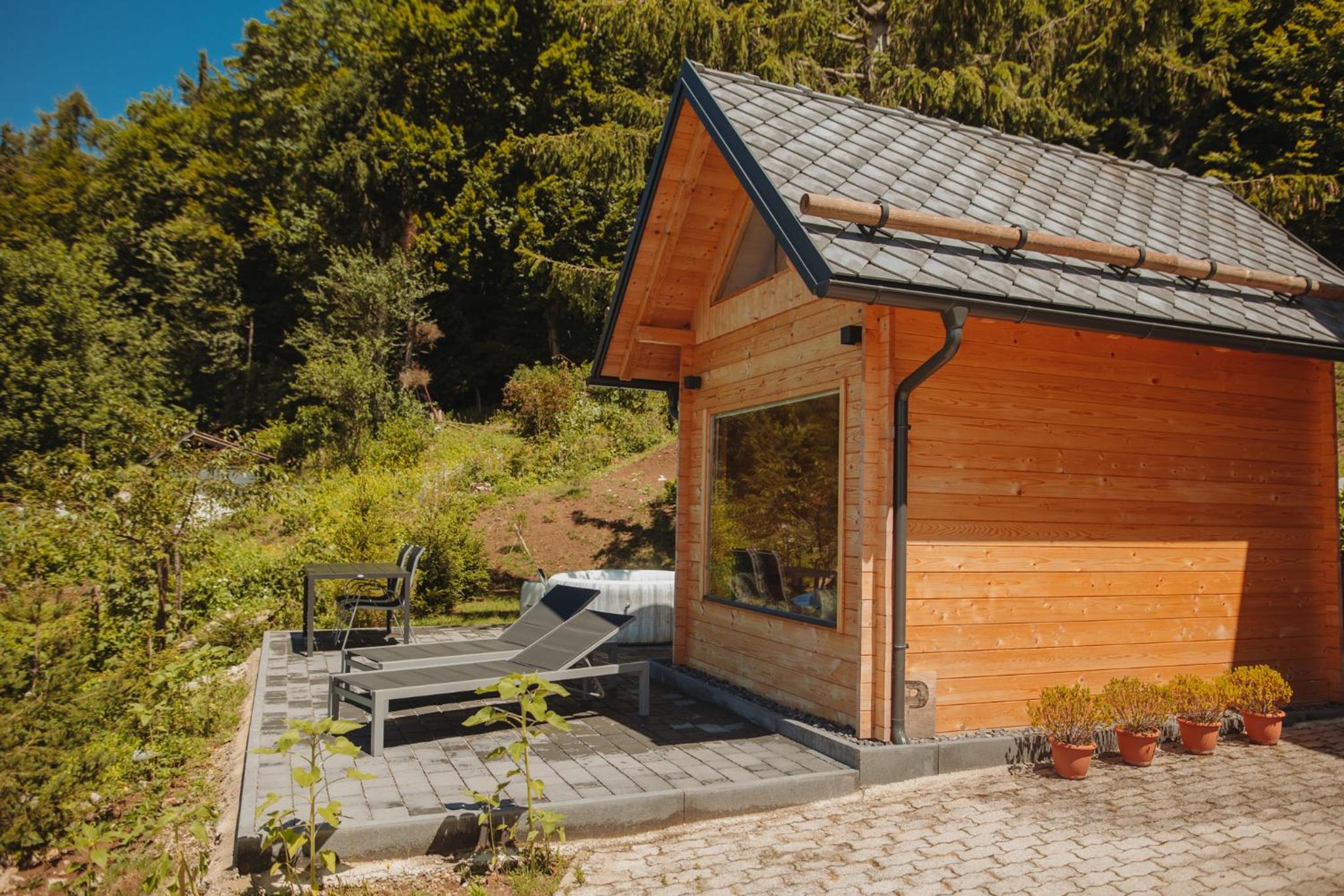 Med smrekami - Studio apartment with Chalet, Sauna and Jacuzzi