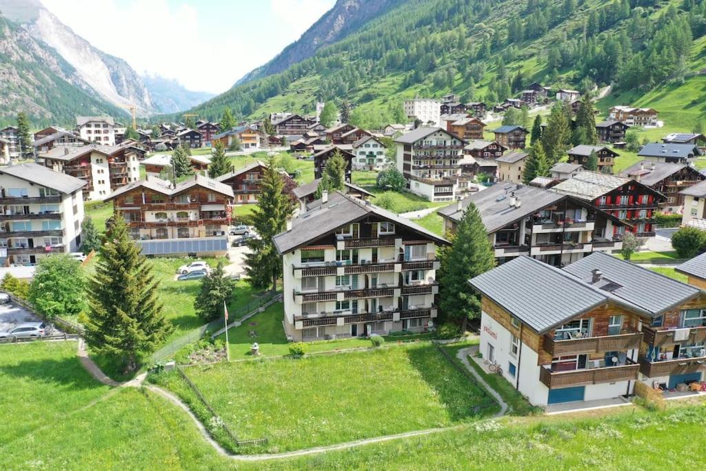 Enjoy the View Apartment Close to Zermatt with Parking