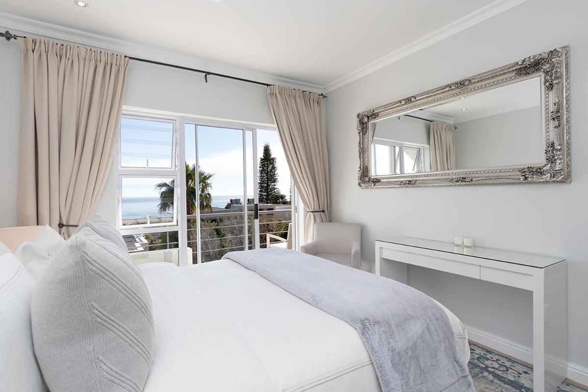 Stunning Sea View Apartment - Camps Bay