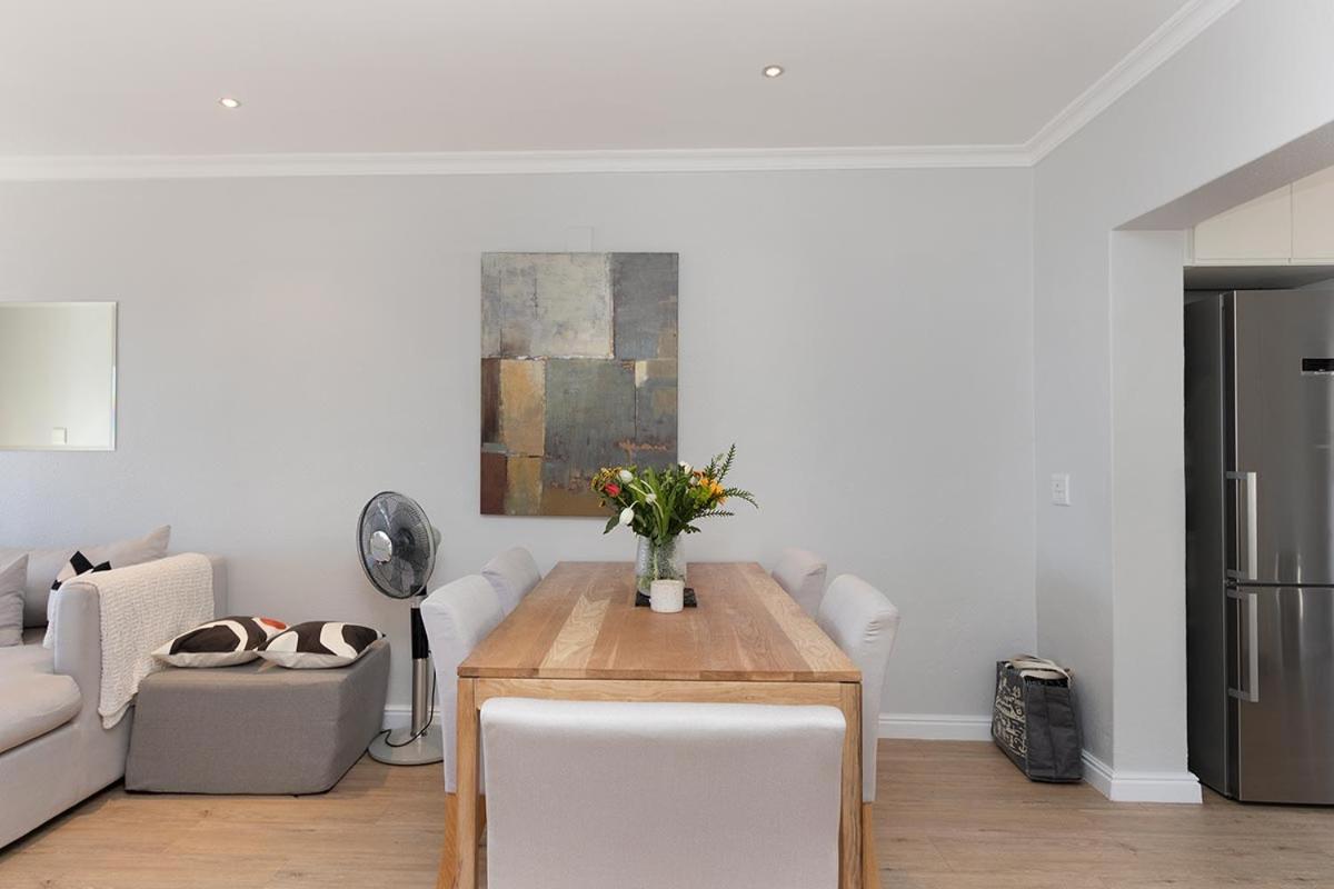 Stunning Sea View Apartment - Camps Bay