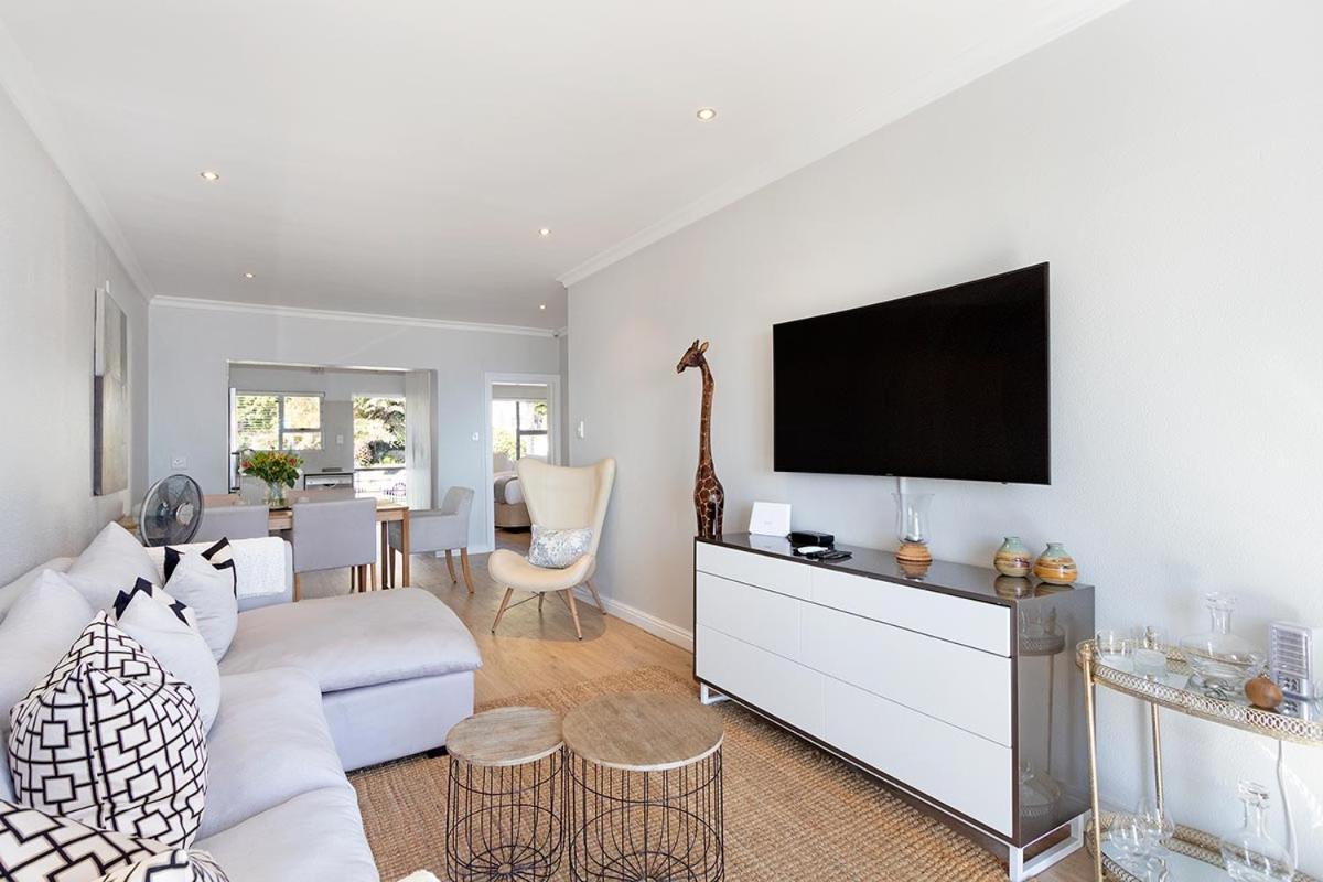 Stunning Sea View Apartment - Camps Bay