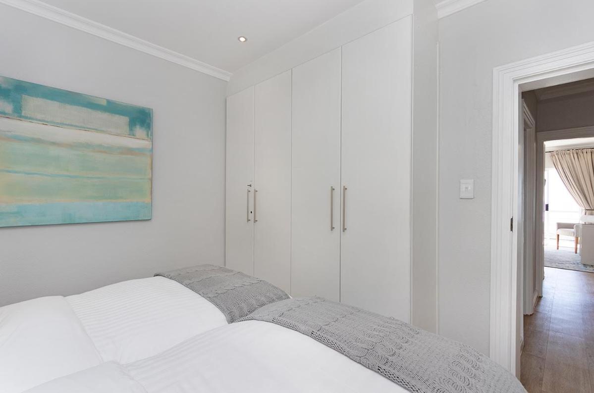 Stunning Sea View Apartment - Camps Bay
