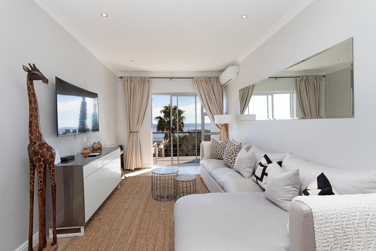 Stunning Sea View Apartment - Camps Bay