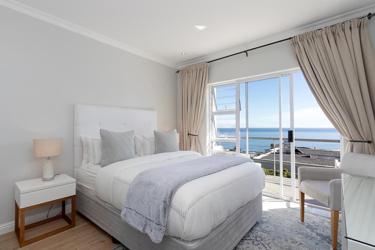 Stunning Sea View Apartment - Camps Bay