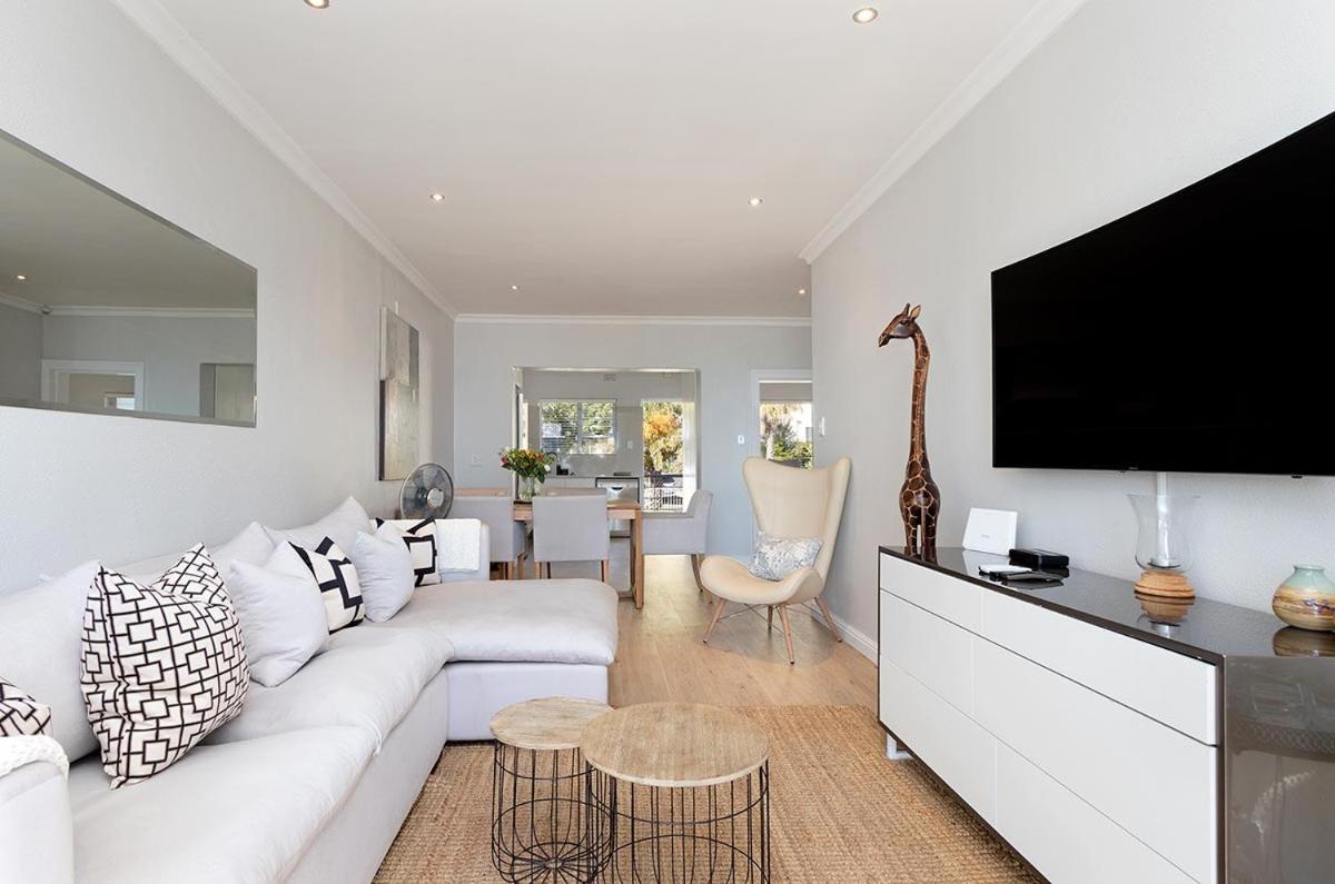 Stunning Sea View Apartment - Camps Bay