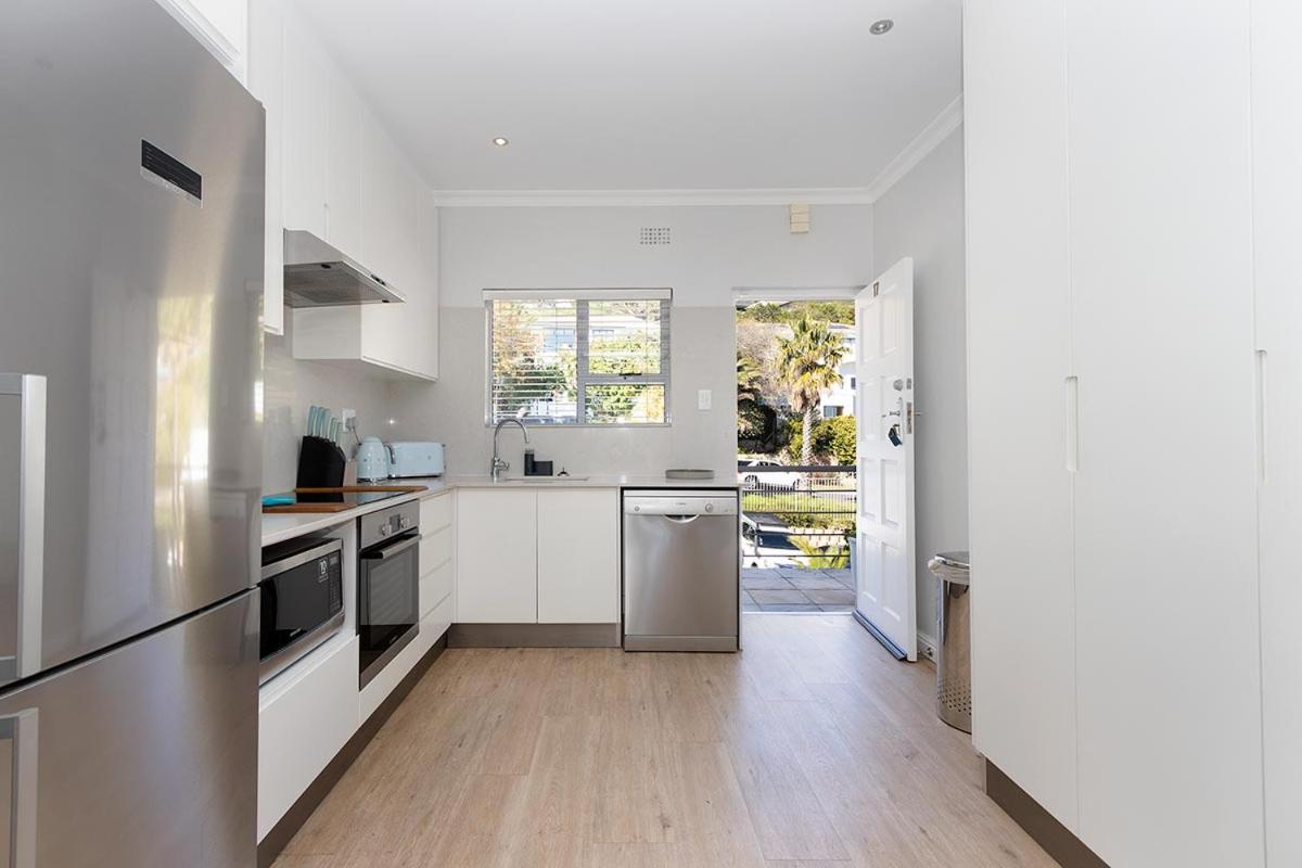 Stunning Sea View Apartment - Camps Bay
