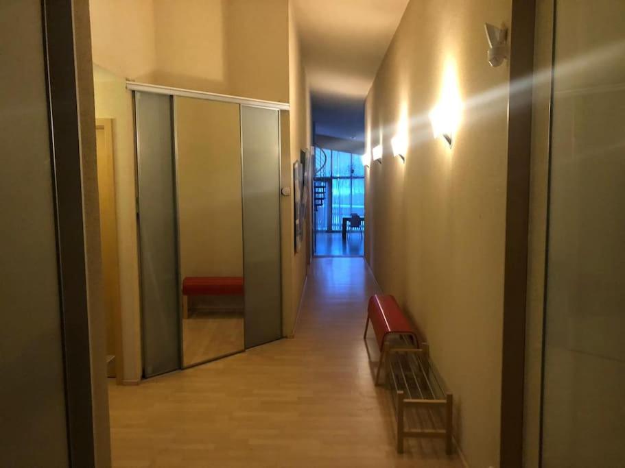 Kotimaailma - Iso ja viihtyisä omakotitalo saunalla 9 henkilölle