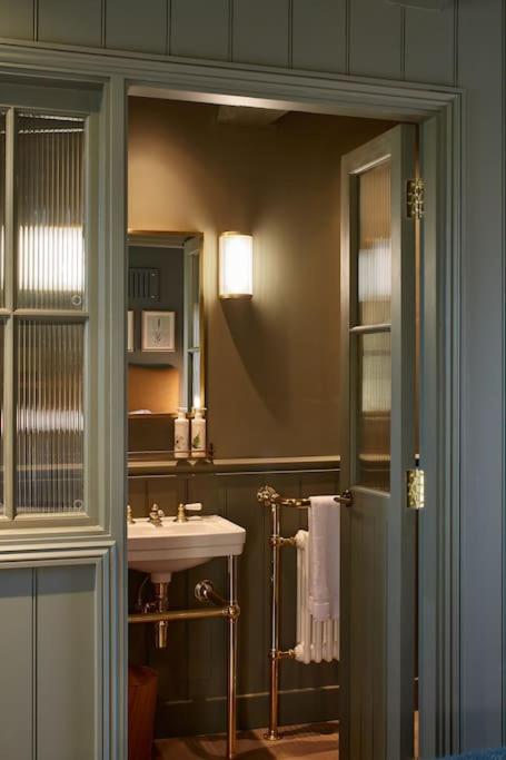 The Sun Inn, Felmersham view 5