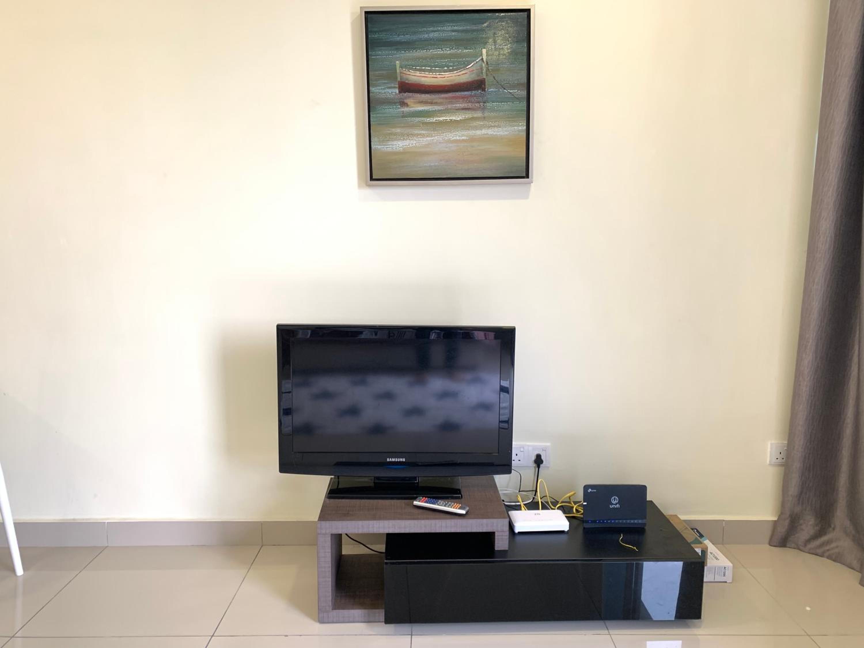 Poolview DillaSuite Trefoil w Wifi Parking Pool Netflix