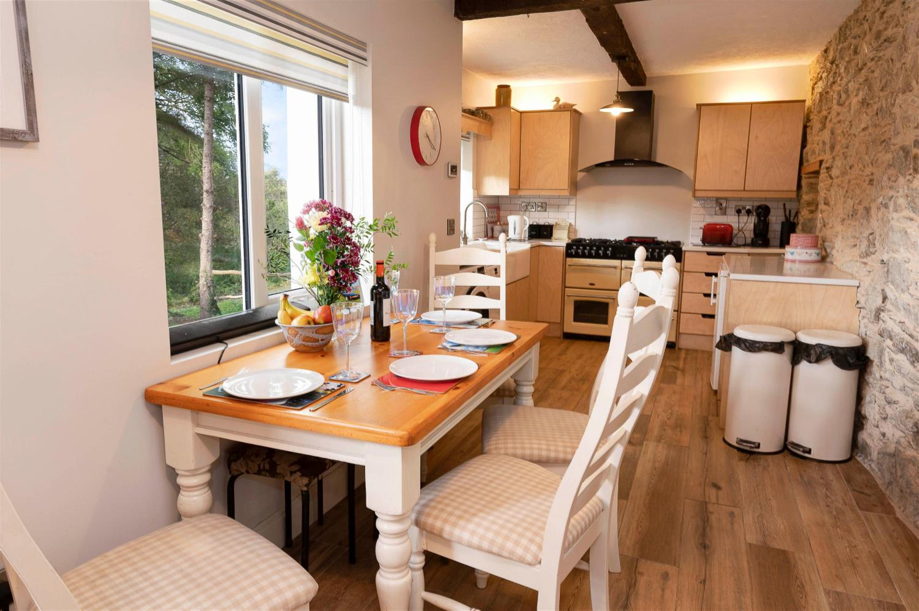 Traditional Cottage with Private Hot Tub in the Heart of Donegal