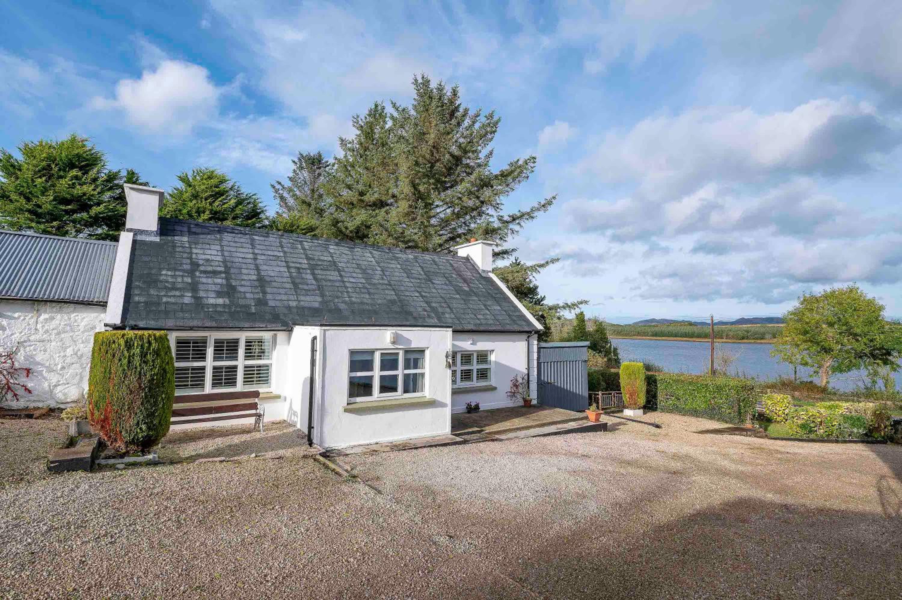 Letterkenny Vacations - Traditional Cottage with Private Hot Tub in the Heart of Donegal - Property Image 4