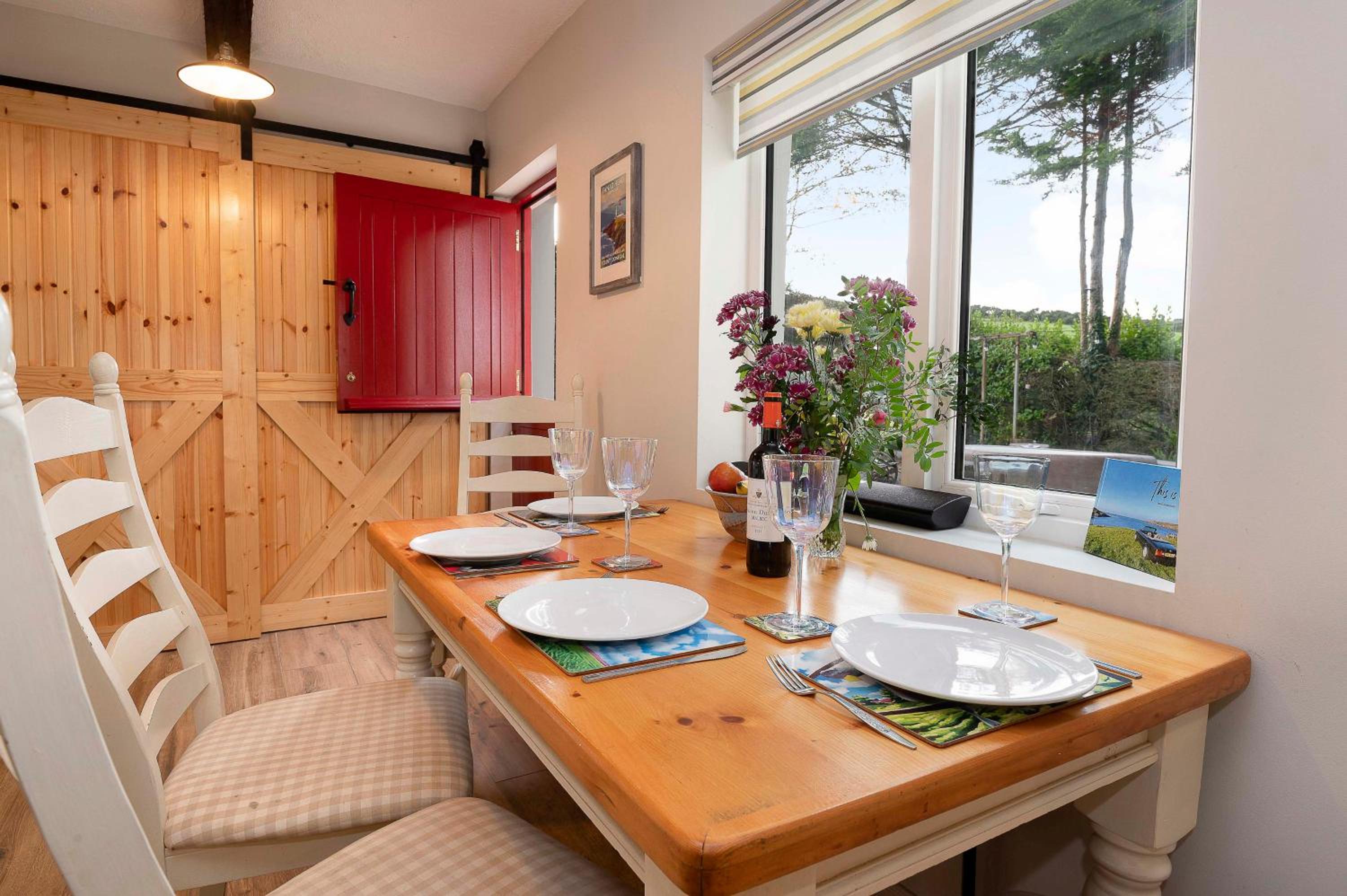 Letterkenny Vacations - Traditional Cottage with Private Hot Tub in the Heart of Donegal - Property Image 11