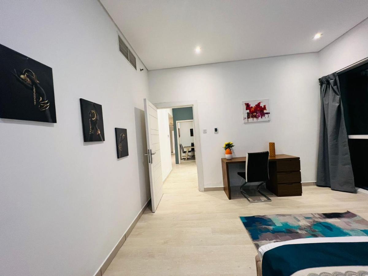 High Floor with city skyline & Burj khalifa view 3 bedroom unit marina