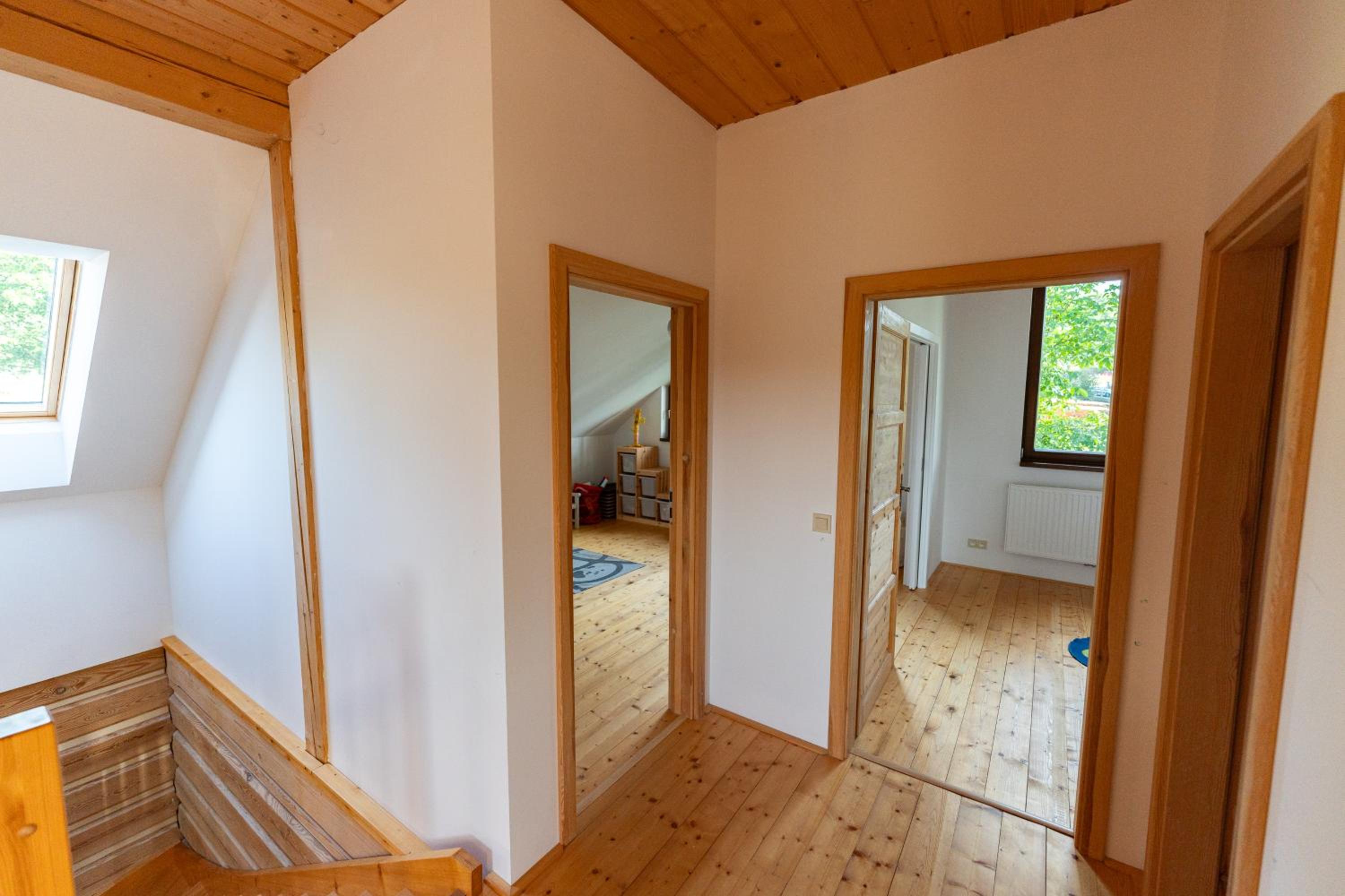 Moderní šumavská roubenka s výhledem na Boubín