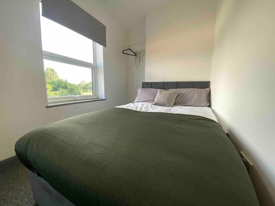 Private Ensuite Rooms with Kitchen - Ideal for Work & Travel view 2
