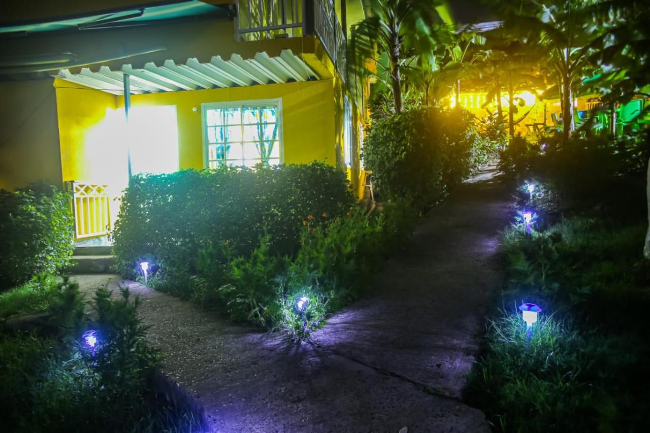 Posada Hostel Adri