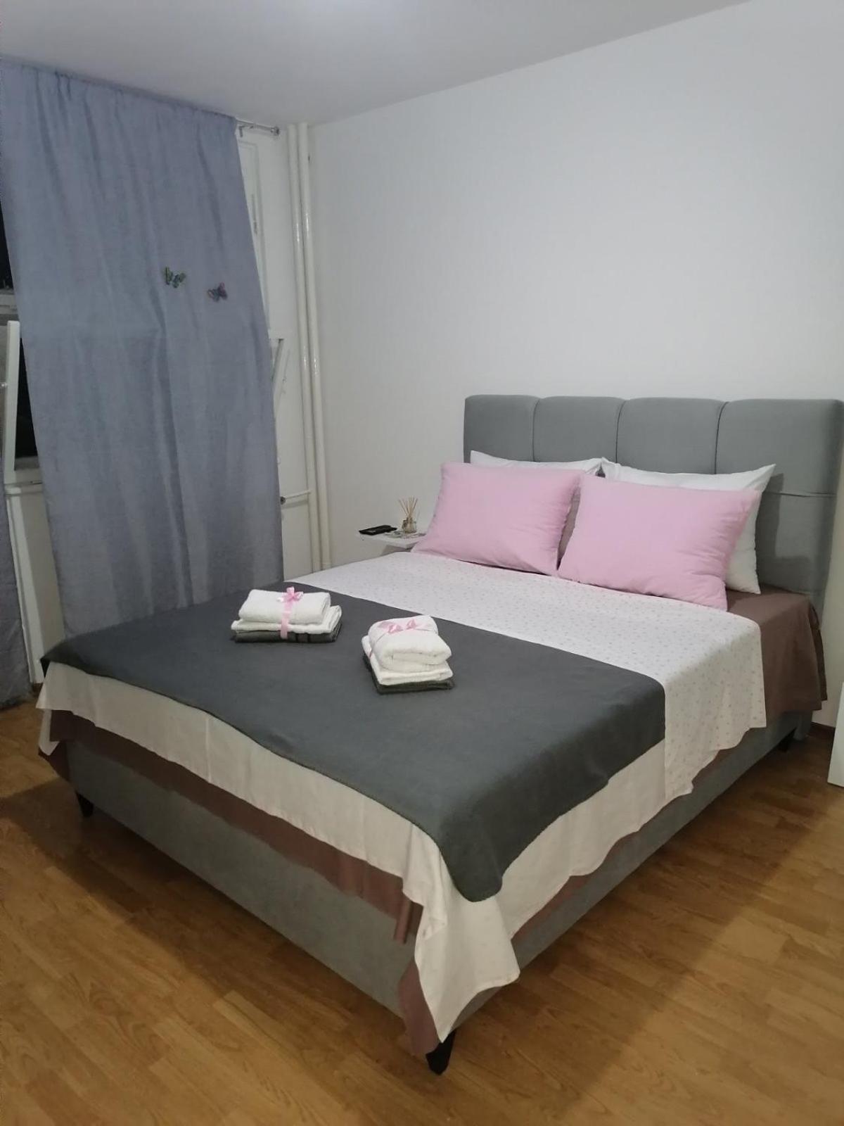 Flowers Apartment Tuzla