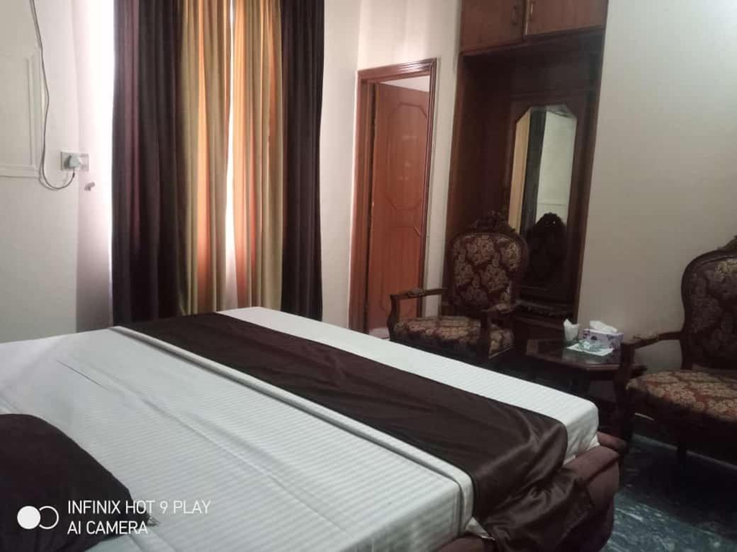 Photo 12