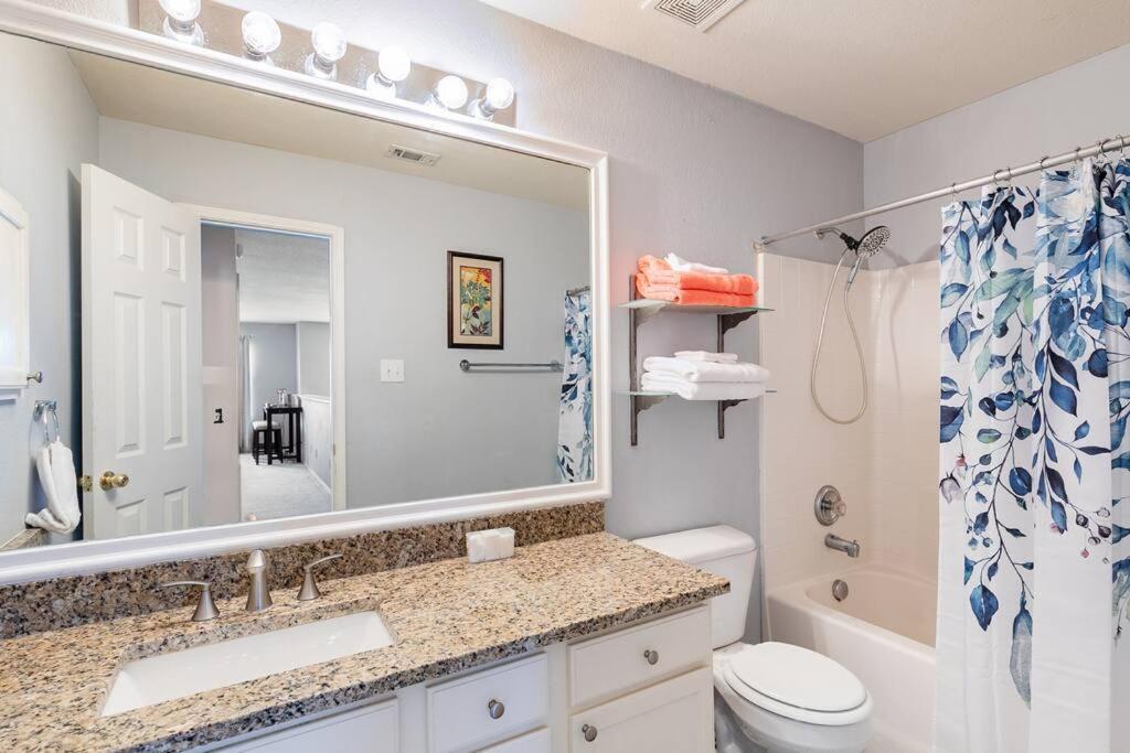 4Bedroom Rockwall Getaway view 4